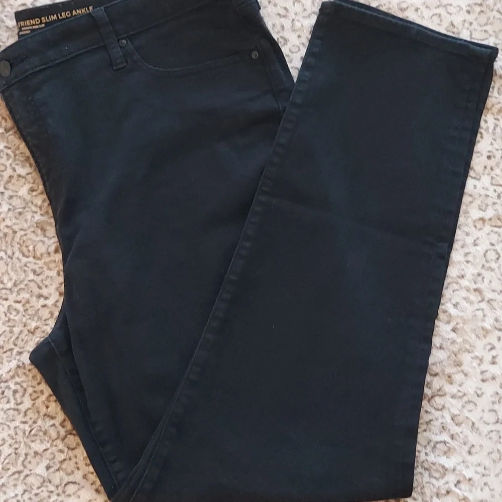 CHICO'S GIRLFRIEND SLIM LEG ANKLE JEANS IN DARK RINSE - Picture 1 of 9